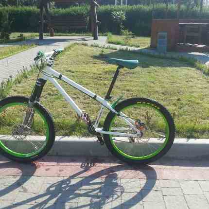 Show bike image 0 02 05 2e2a8178656aa213a3f700cb13cb5f97af9435ed44a67e550c36d22db7681ecc v
